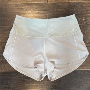 Lululemon women’s speed up HR shorts 2.5” in river stone size 4, NWOT